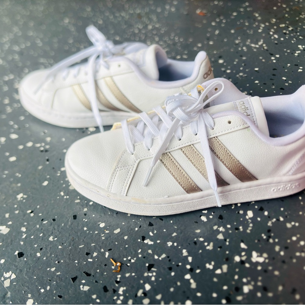 Adidas White and Gold Athletic Shoes with Textured Fabric
